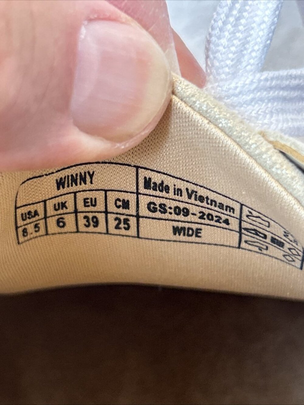 Vionic Winny Fashion Sneakers Gold Metallic Leather Women SZ 8.5 NEW in Box - Picture 8 of 10